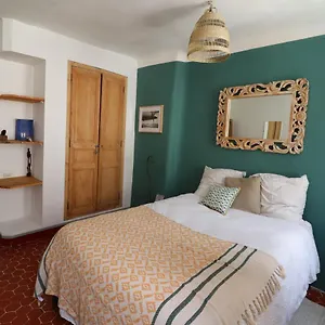 https://appartemement-la-ciotat-vieux-port-5-mn-des-plages.fr-provencehotel.com
