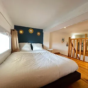 https://amoureux-charmant-studio-en-mezzanine.midi-pyreneeshotels.com
