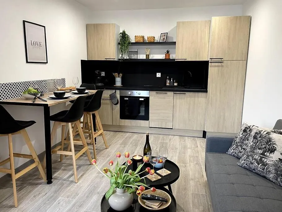 מולאן Bel Appartement Sur Cour Plein Centre Ville Et Parking צרפת